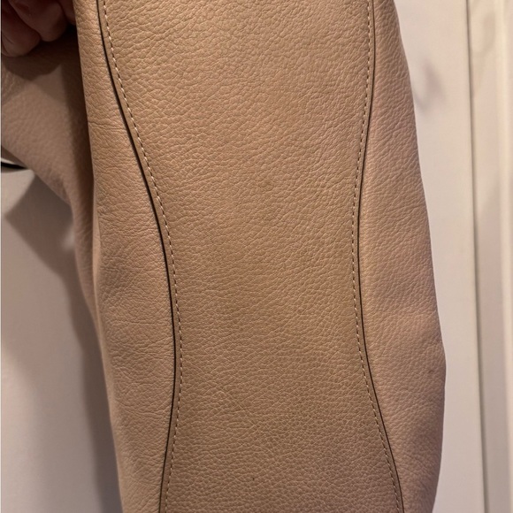 Michael Kors Raven Pebble Soft Pink / Gold Leather Large Shoulder Tote Bag - Picture 10 of 11